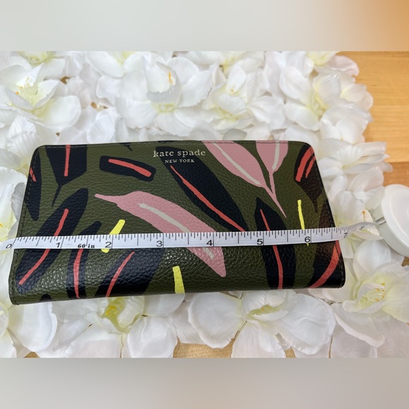 Kate Spade Staci Large Slim Bifold Wallet.
Tropic Leaves - Picture 8 of 9